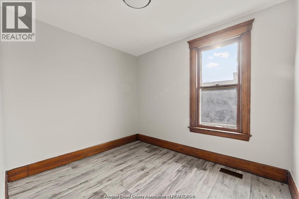215 Pierre Ave, Windsor, ON - Indoor Photo Showing Other Room
