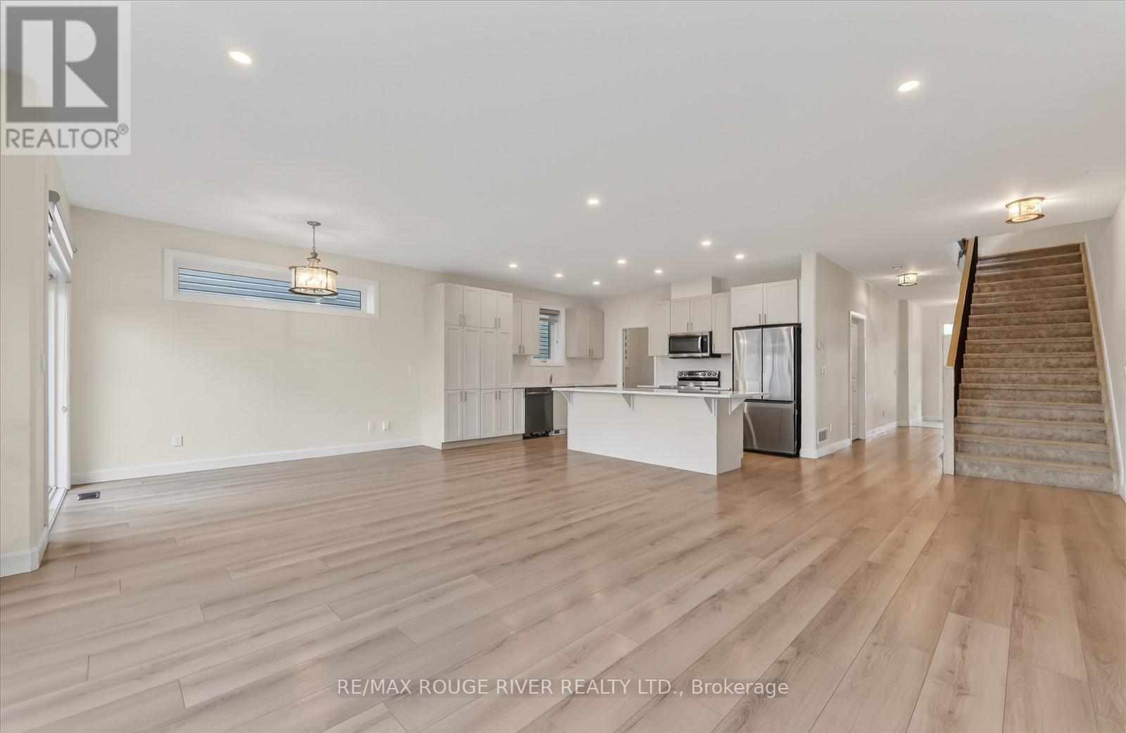 46 Erie Court, Loyalist, ON - Indoor Photo Showing Kitchen