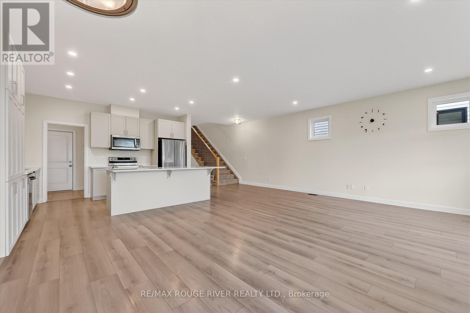 46 Erie Court, Loyalist, ON - Indoor Photo Showing Kitchen