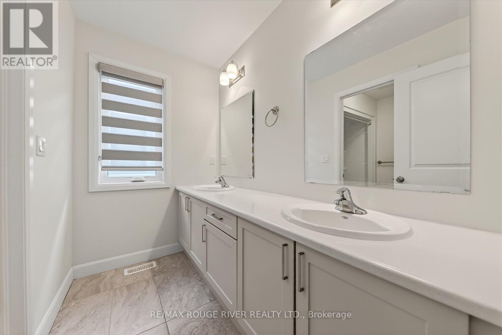 46 Erie Court, Loyalist, ON - Indoor Photo Showing Bathroom