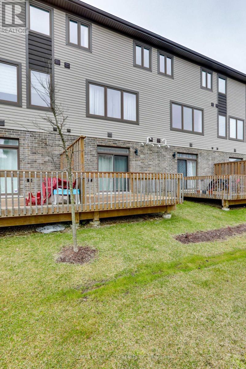 106 - 2070 Meadowgate Boulevard, London South (South U), ON - Outdoor With Deck Patio Veranda With Exterior