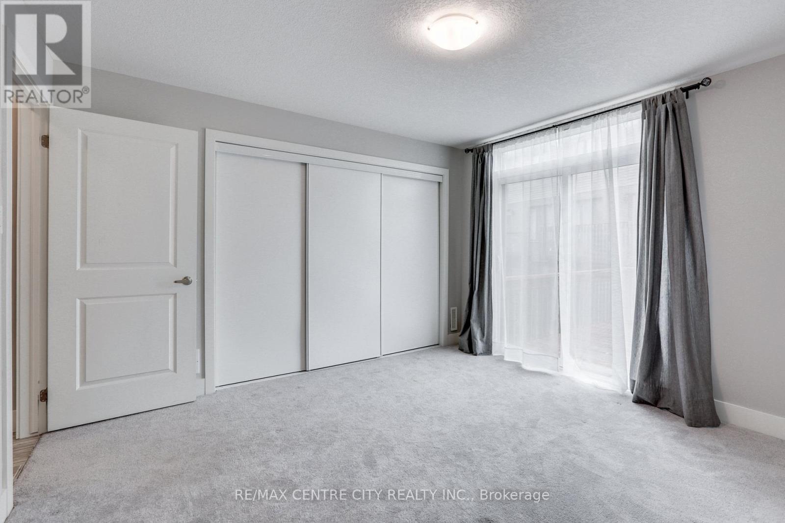 106 - 2070 Meadowgate Boulevard, London South (South U), ON - Indoor