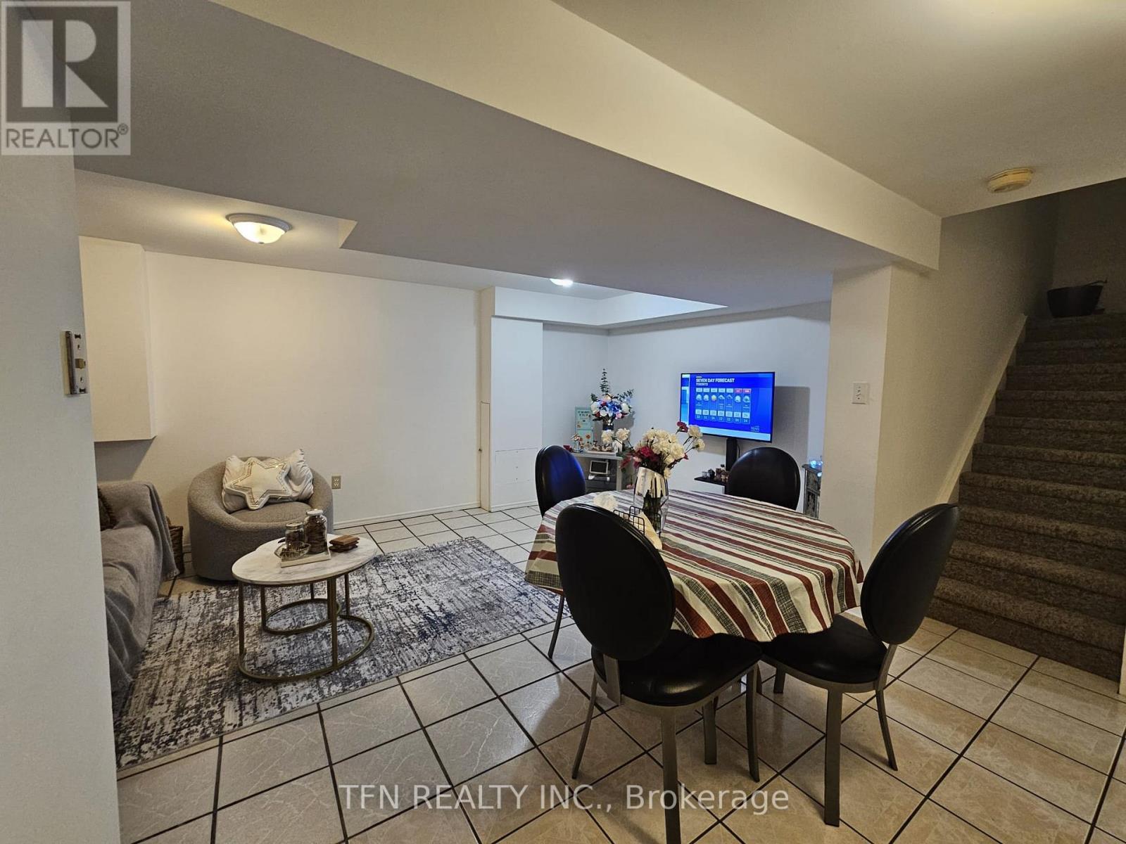 Lower - 112 Trafalgar Square, Vaughan, ON