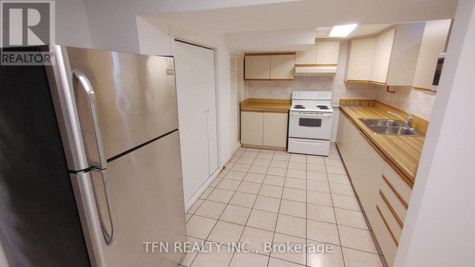 Lower - 112 Trafalgar Square, Vaughan, ON