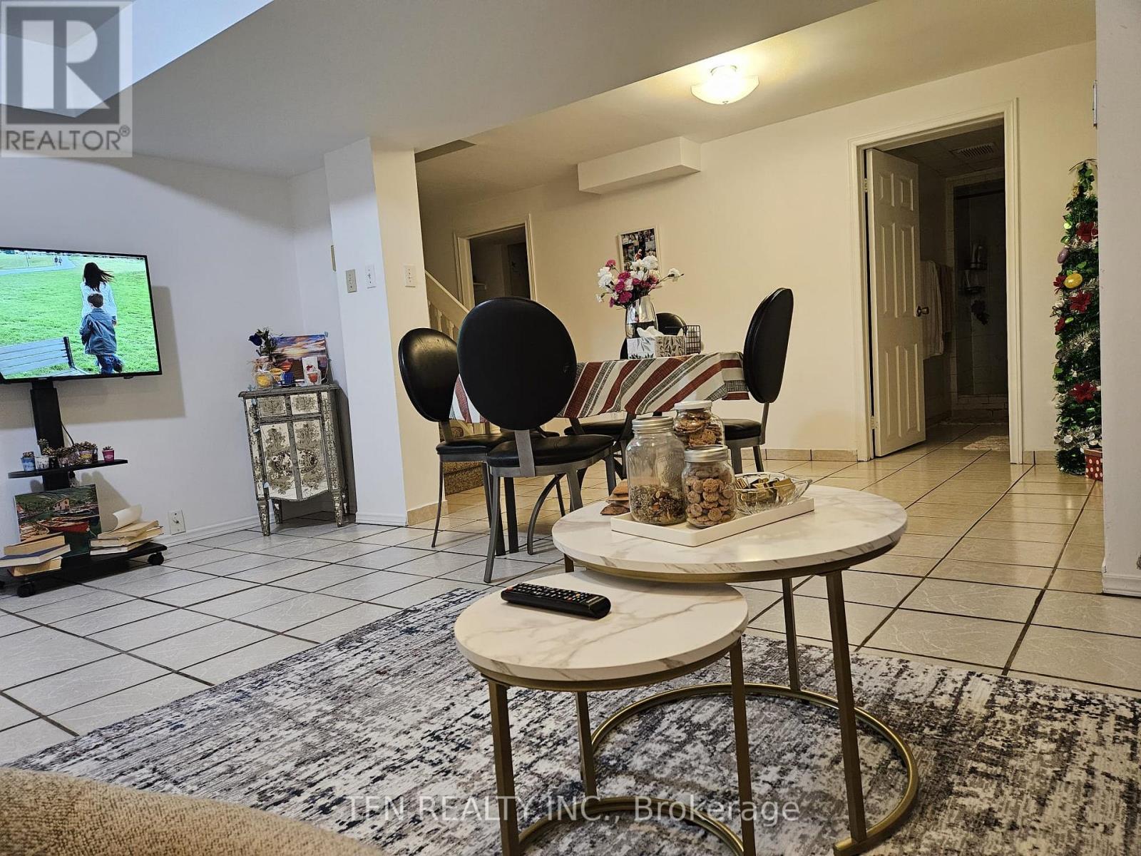 Lower - 112 Trafalgar Square, Vaughan, ON