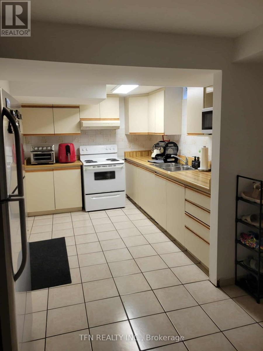 Lower - 112 Trafalgar Square, Vaughan, ON