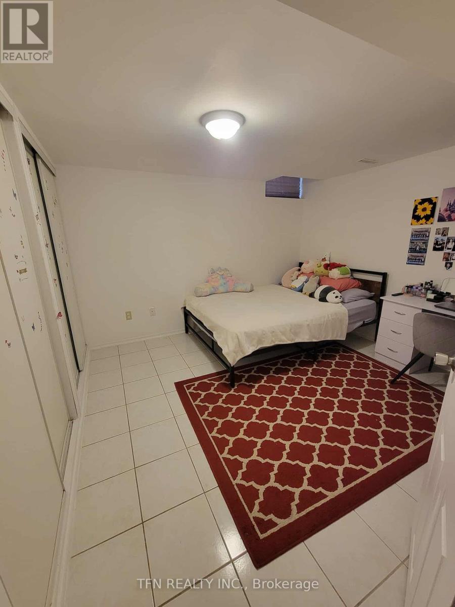 Lower - 112 Trafalgar Square, Vaughan, ON