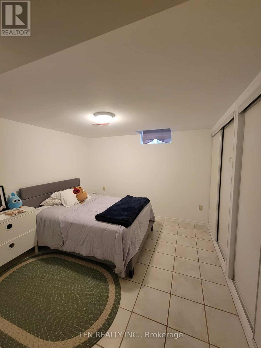 Lower - 112 Trafalgar Square, Vaughan, ON