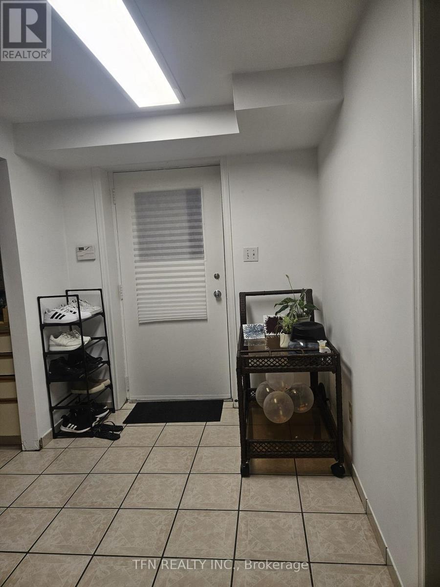 Lower - 112 Trafalgar Square, Vaughan, ON