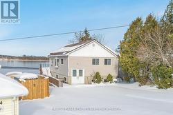 122 MITCHELLS BEACH ROAD Tay, ON L0K 2A0