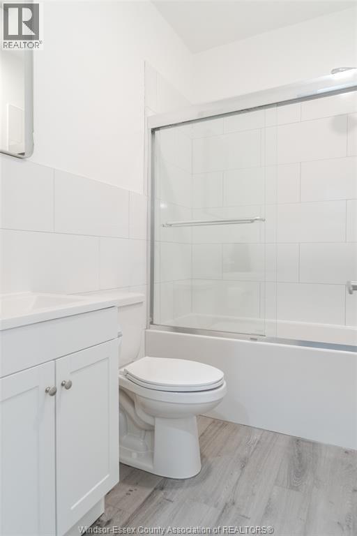 248 Pierre Unit# B, Windsor, ON - Indoor Photo Showing Bathroom