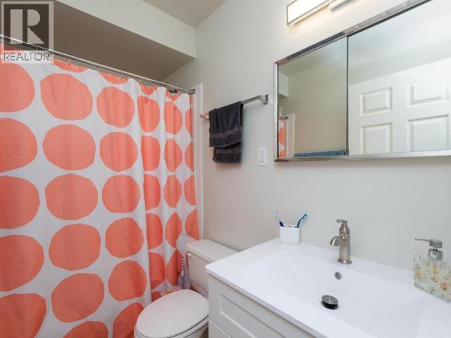 13-35 Lewes Boulevard, Whitehorse, YT - Indoor Photo Showing Bathroom