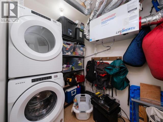 13-35 Lewes Boulevard, Whitehorse, YT - Indoor Photo Showing Laundry Room