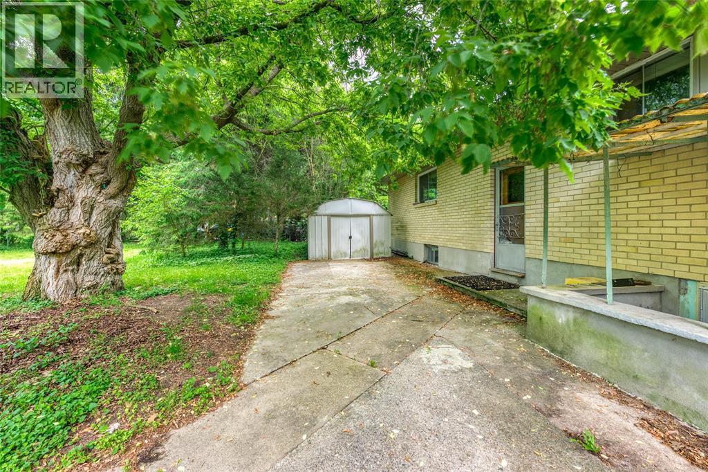 1916 Blackwell Road, Sarnia, ON - Outdoor