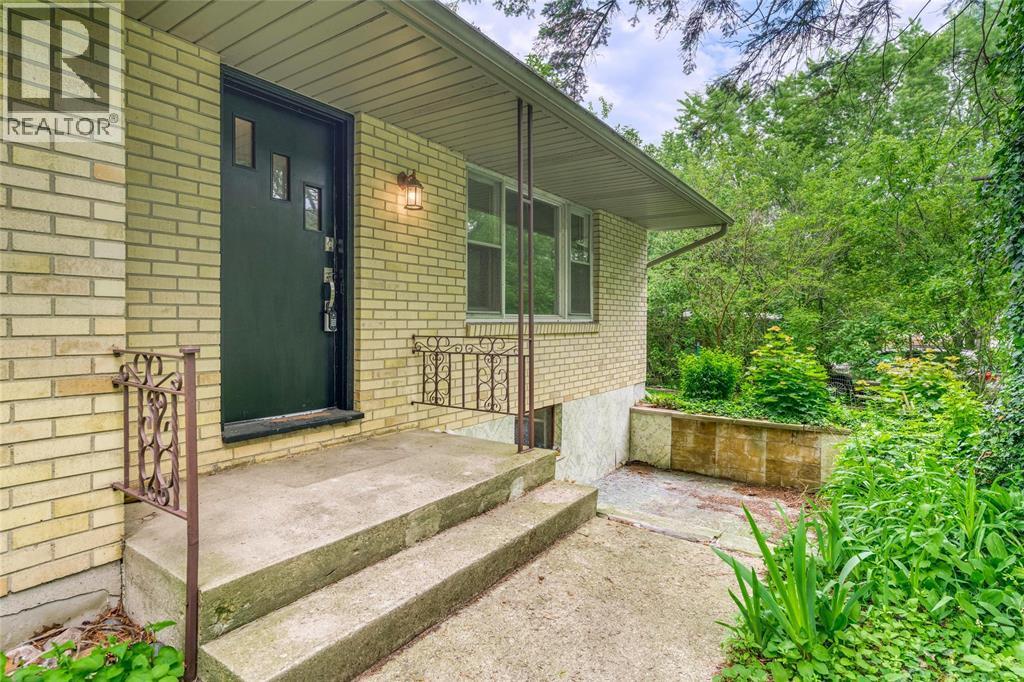 1916 Blackwell Road, Sarnia, ON - Outdoor