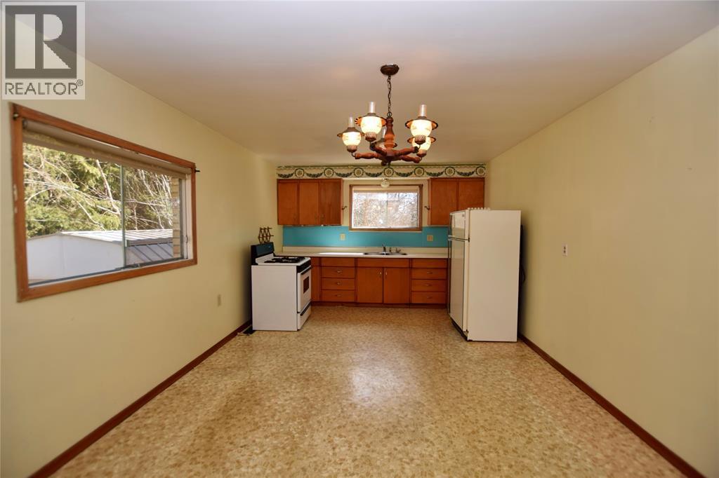 1916 Blackwell Road, Sarnia, ON - Indoor