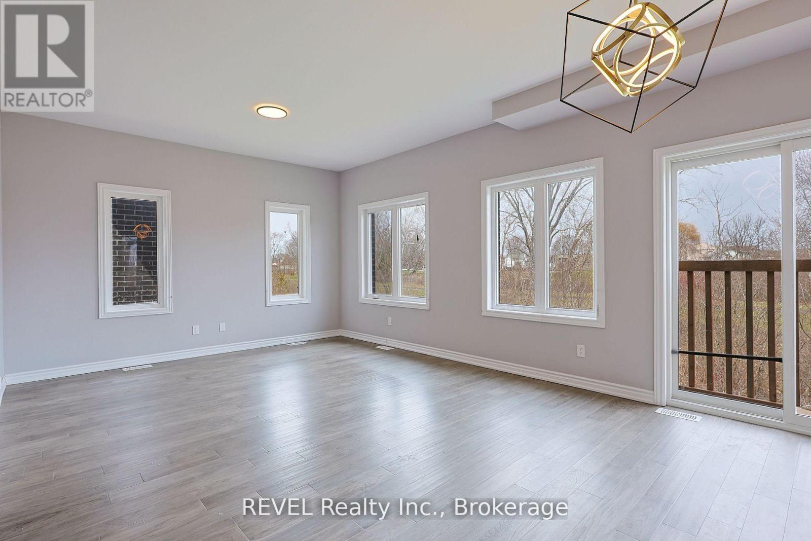 139 Caroline Street, Welland (Lincoln/Crowland), ON - Indoor Photo Showing Other Room