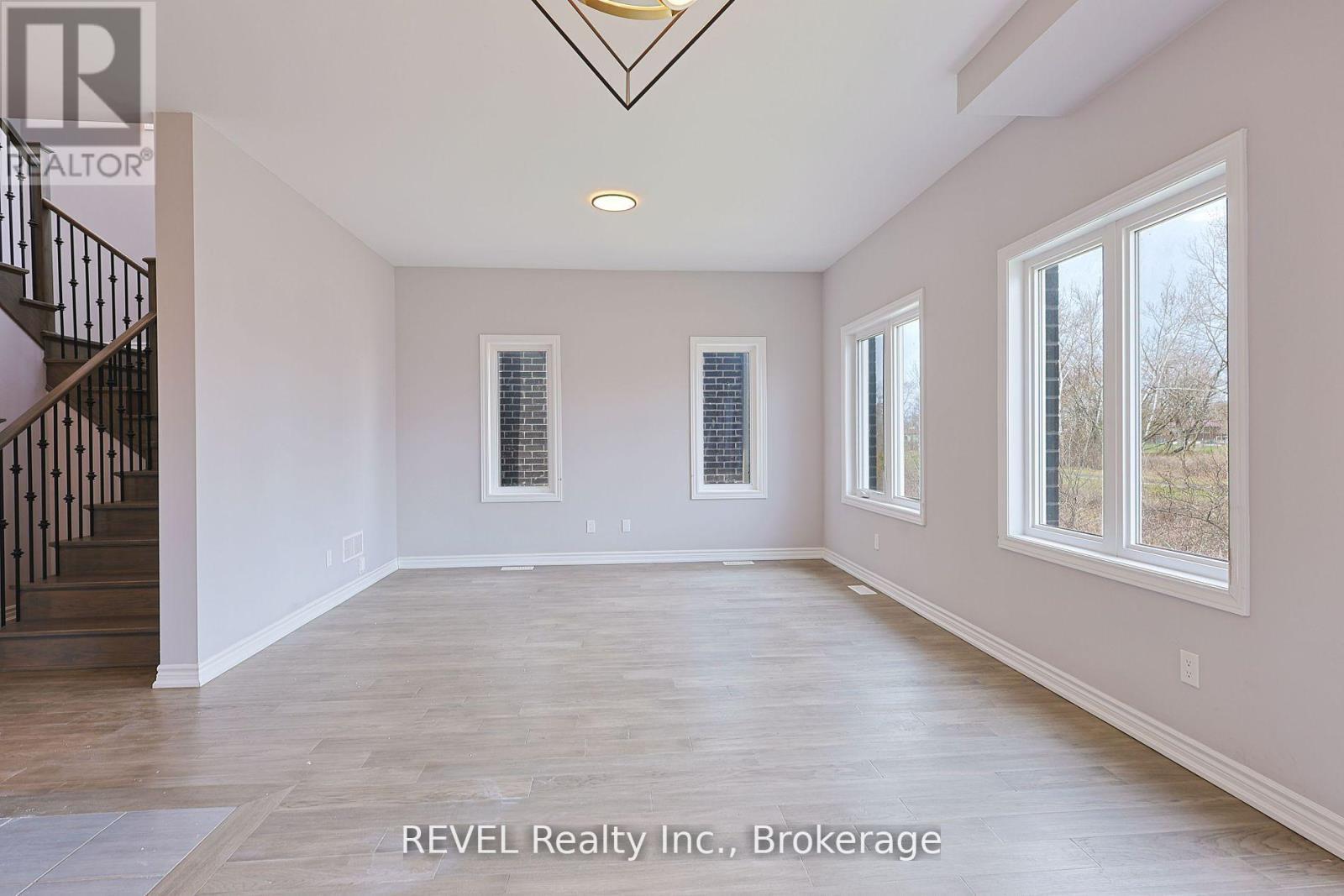 139 Caroline Street, Welland (Lincoln/Crowland), ON - Indoor Photo Showing Other Room