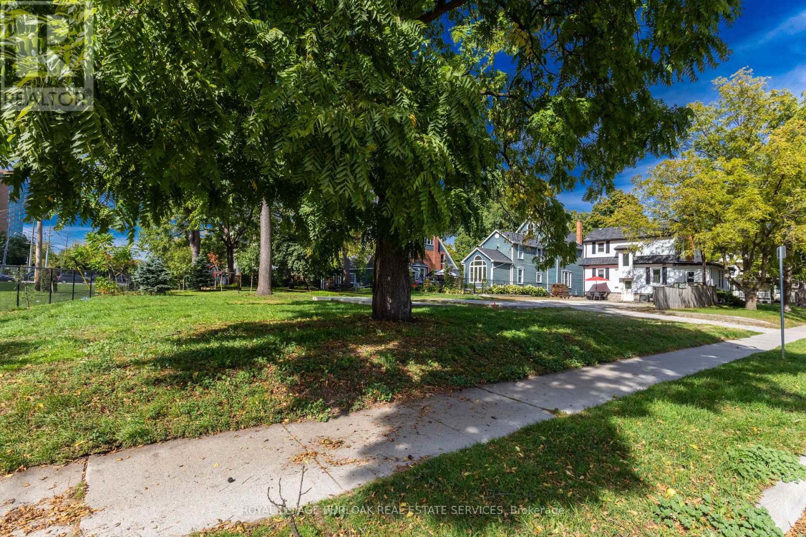 1331 Elgin Street, Burlington, ON