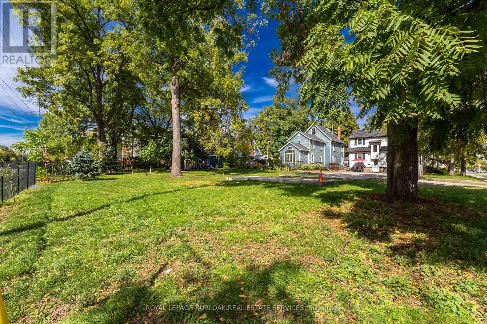 1331 Elgin Street, Burlington, ON
