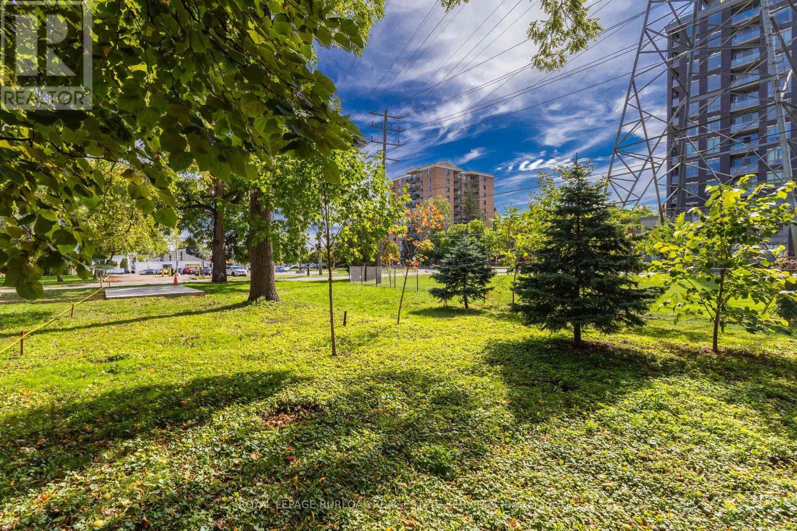 1331 Elgin Street, Burlington, ON
