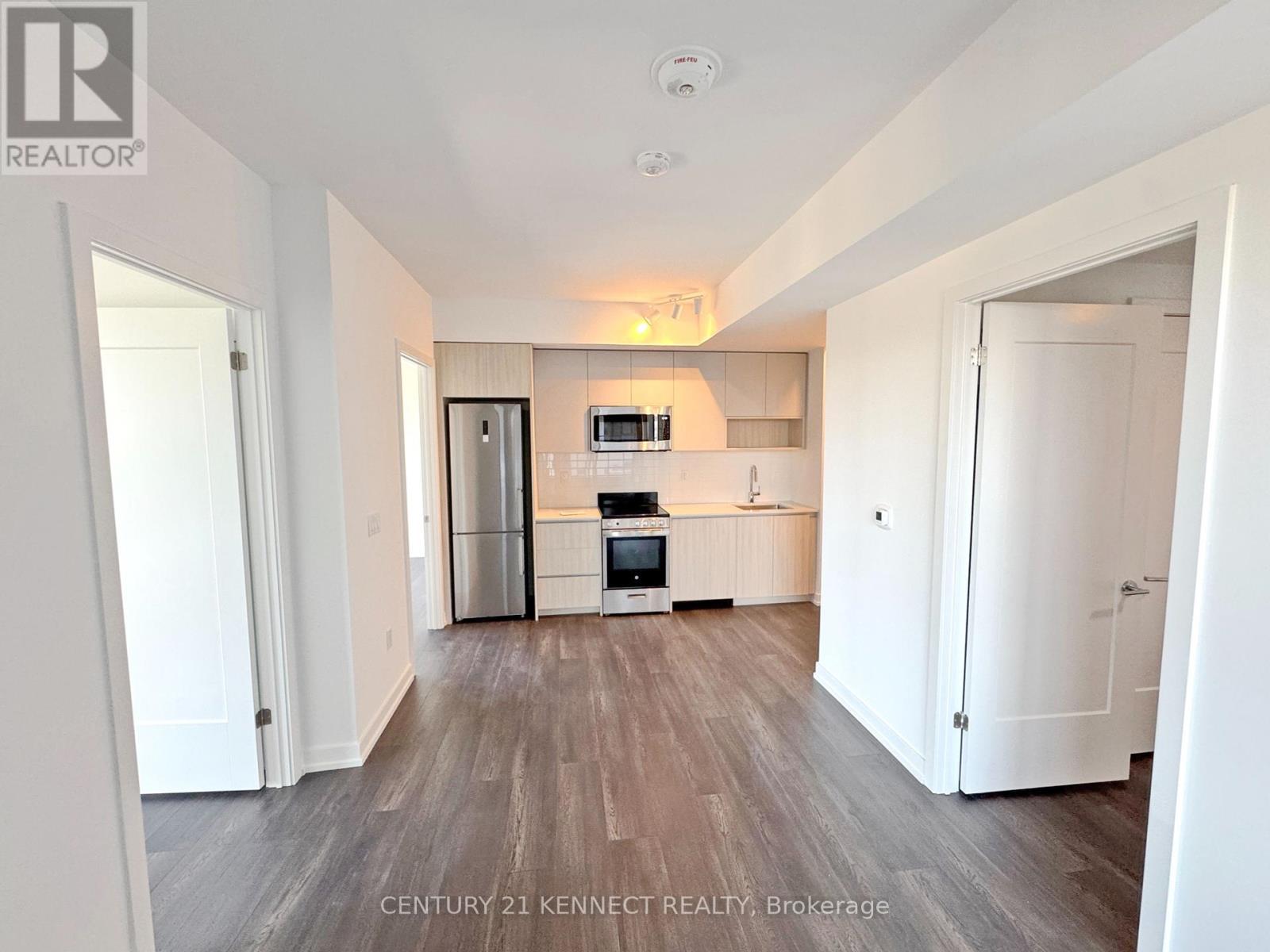 606 - 801 The Queensway, Toronto, ON - Indoor Photo Showing Kitchen