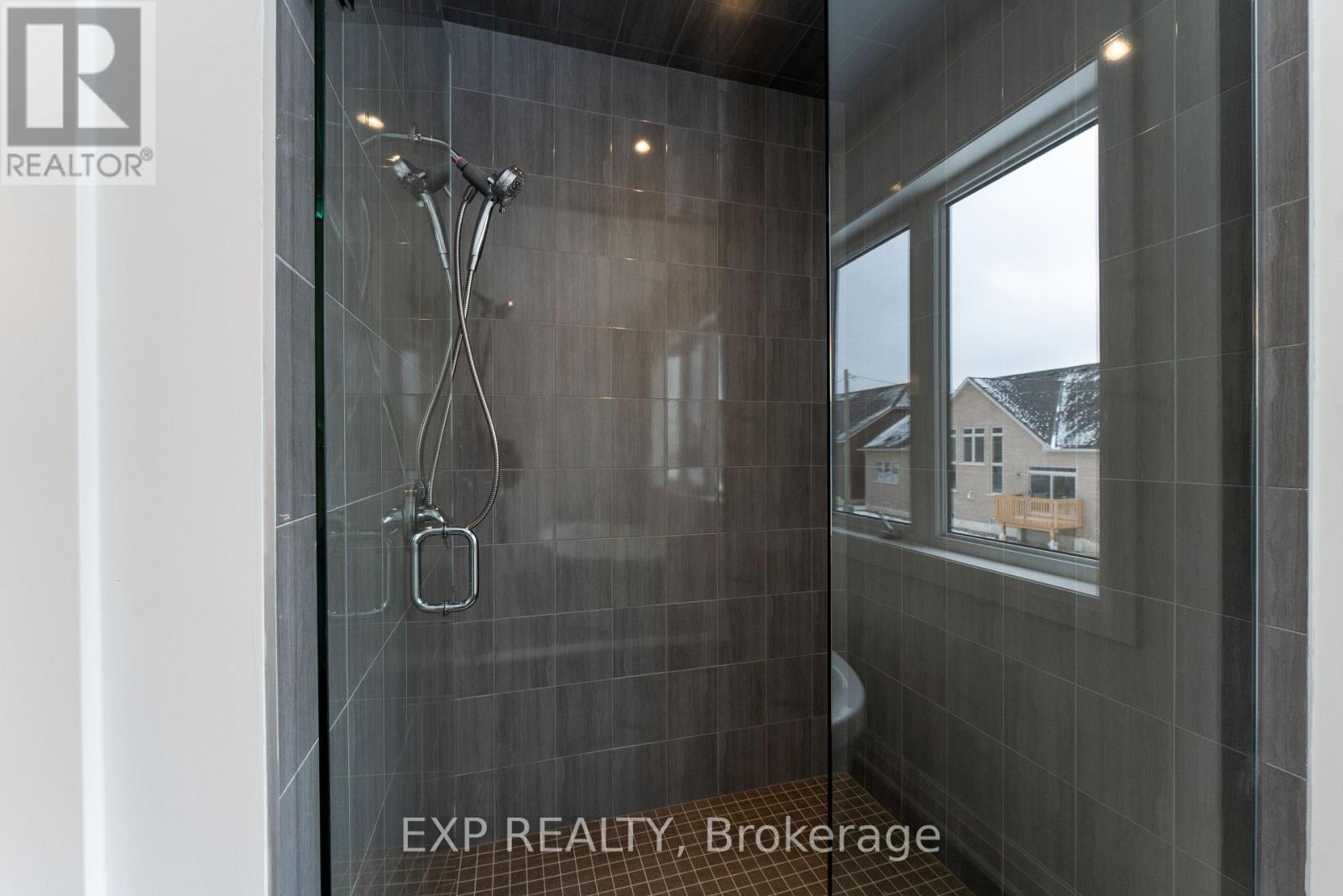 5 Mayflower Gardens, Adjala-Tosorontio, ON - Indoor Photo Showing Bathroom