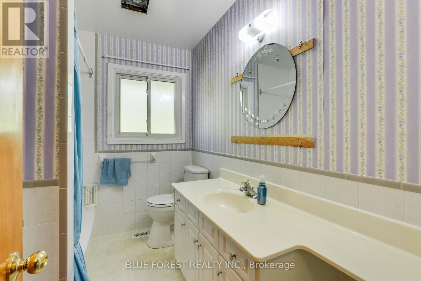 125 Goldwick Crescent, London East (East D), ON - Indoor Photo Showing Bathroom
