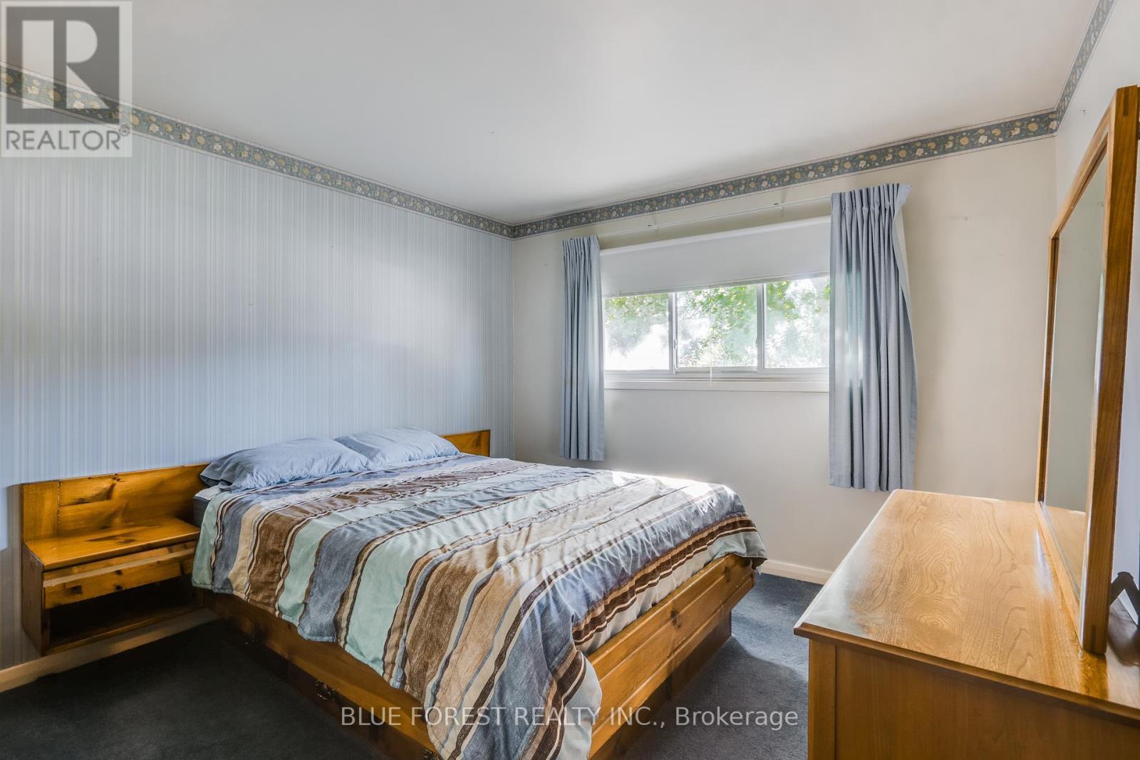 125 Goldwick Crescent, London East (East D), ON - Indoor Photo Showing Bedroom