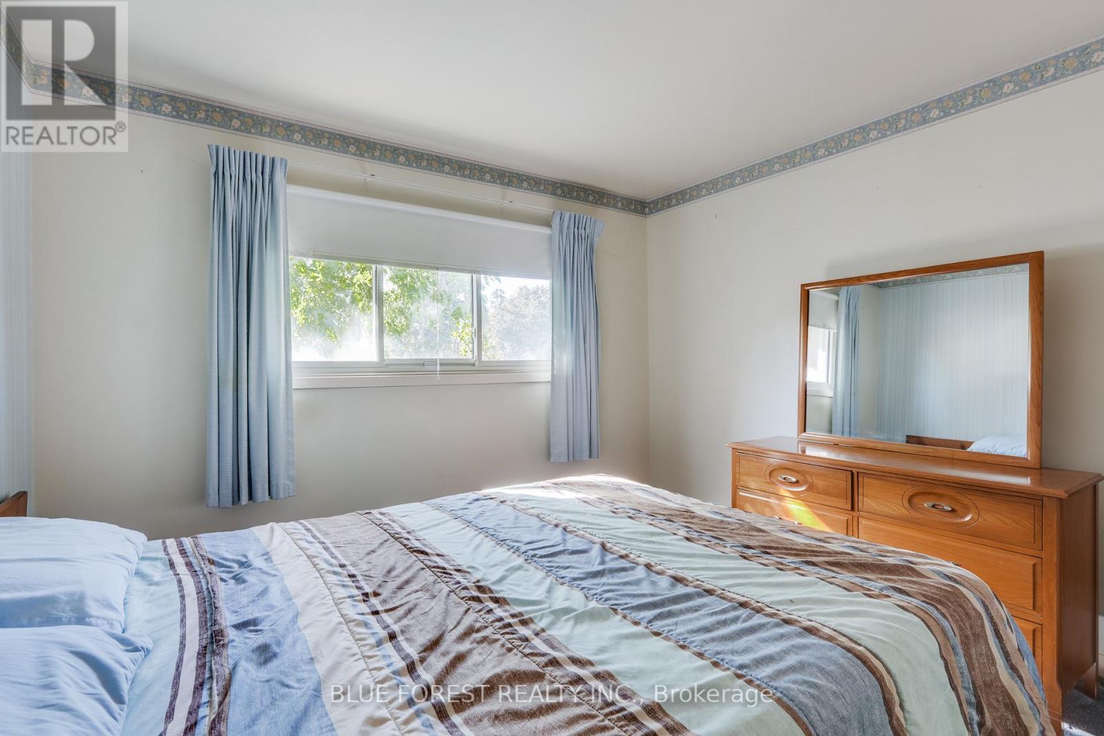 125 Goldwick Crescent, London East (East D), ON - Indoor Photo Showing Bedroom