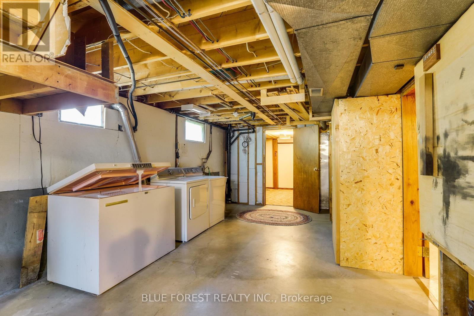 125 Goldwick Crescent, London East (East D), ON - Indoor Photo Showing Laundry Room