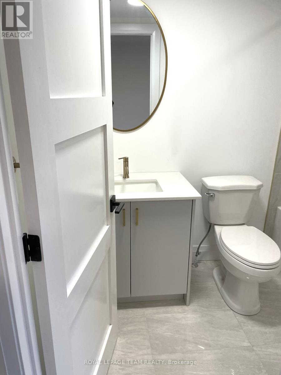 503 Athlone Avenue, Ottawa, ON - Indoor Photo Showing Bathroom