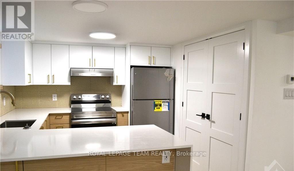 503 Athlone Avenue, Ottawa, ON - Indoor Photo Showing Kitchen