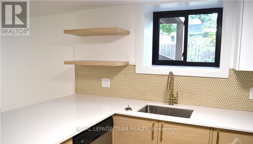 503 Athlone Avenue, Ottawa, ON - Indoor Photo Showing Other Room