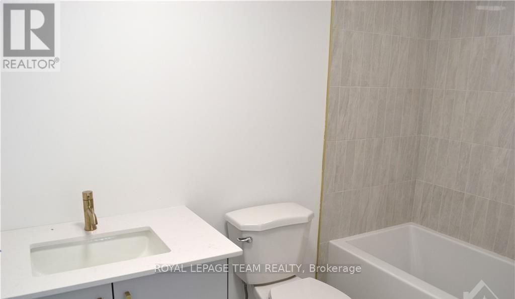 503 Athlone Avenue, Ottawa, ON - Indoor Photo Showing Bathroom