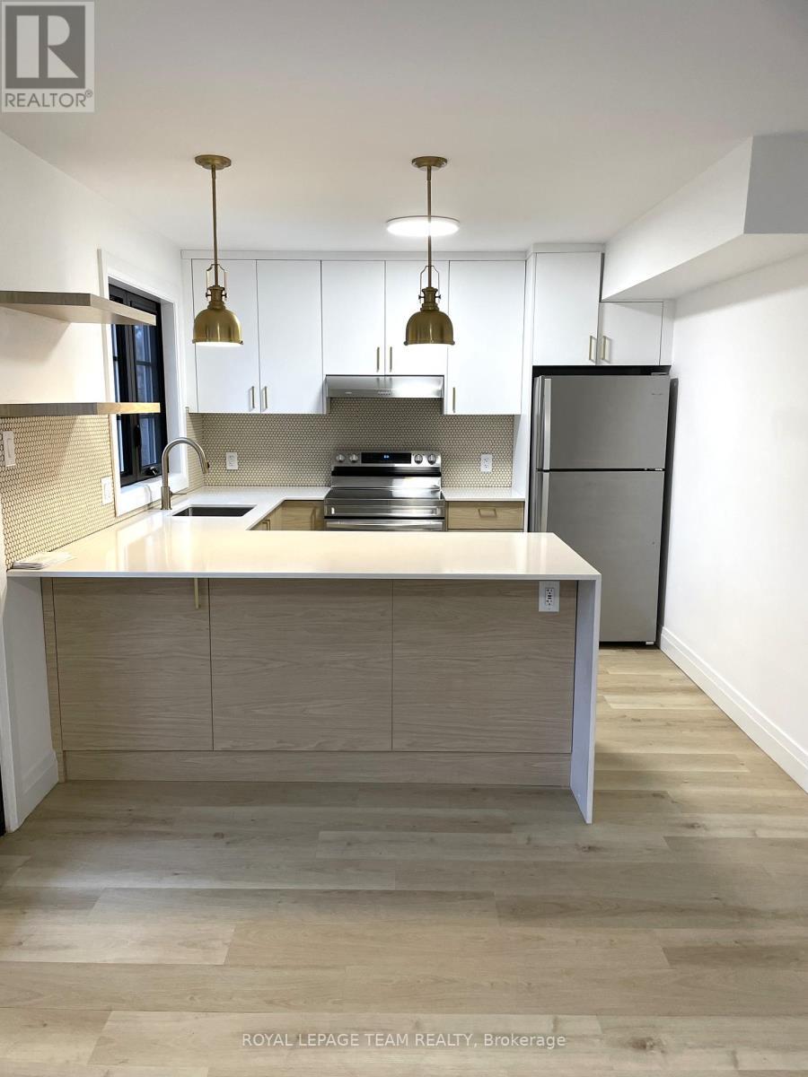 503 Athlone Avenue, Ottawa, ON - Indoor Photo Showing Kitchen
