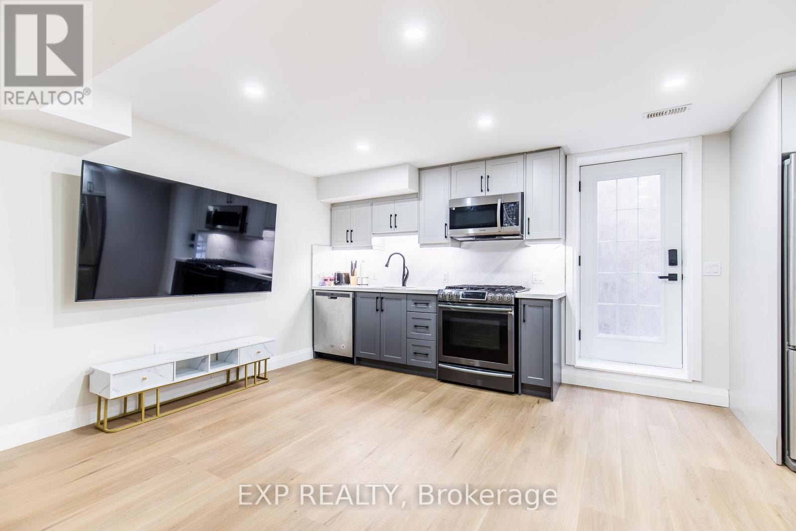 Bsmnt - 6544 Sam Iorfida Drive, Niagara Falls, ON - Indoor Photo Showing Kitchen
