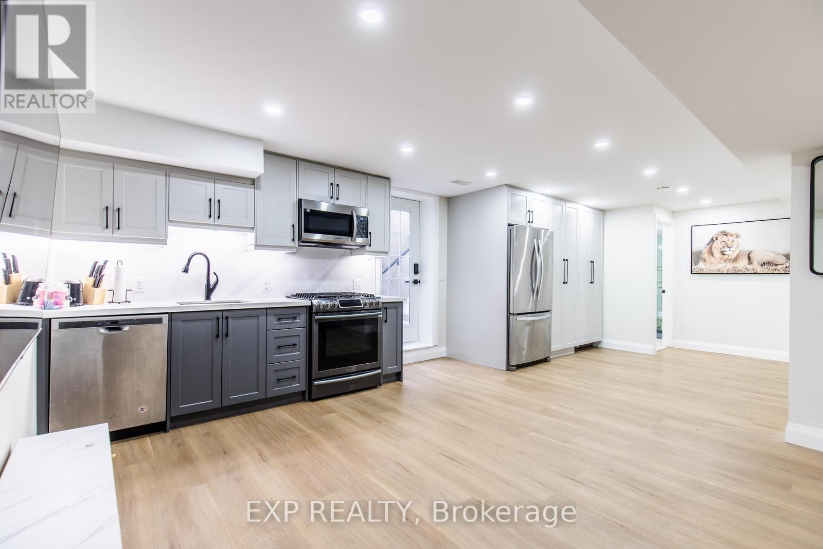 Bsmnt - 6544 Sam Iorfida Drive, Niagara Falls, ON - Indoor Photo Showing Kitchen With Upgraded Kitchen