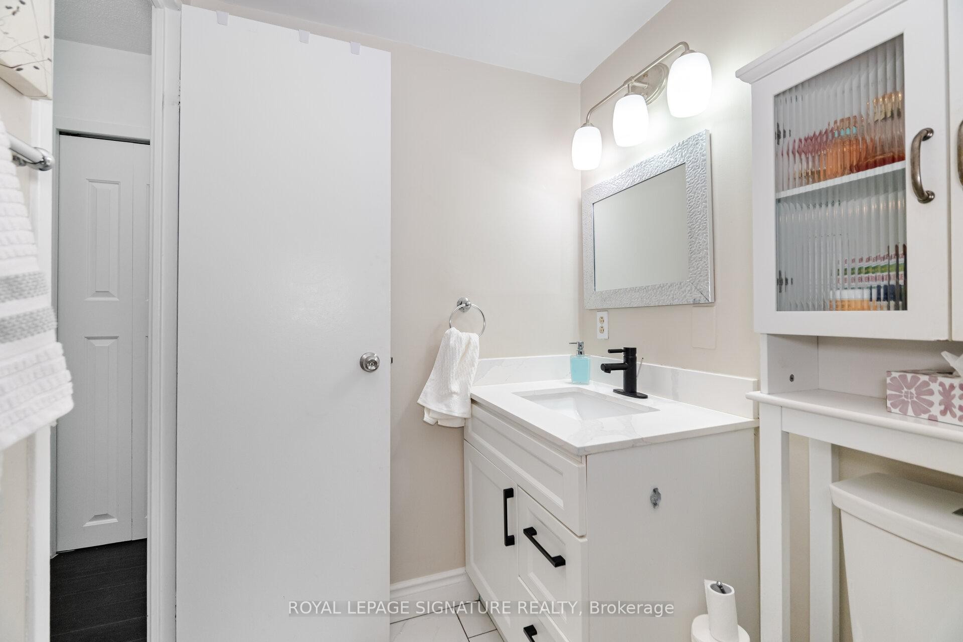 1212-451 The West Mall Drive, Toronto, ON - Indoor Photo Showing Bathroom