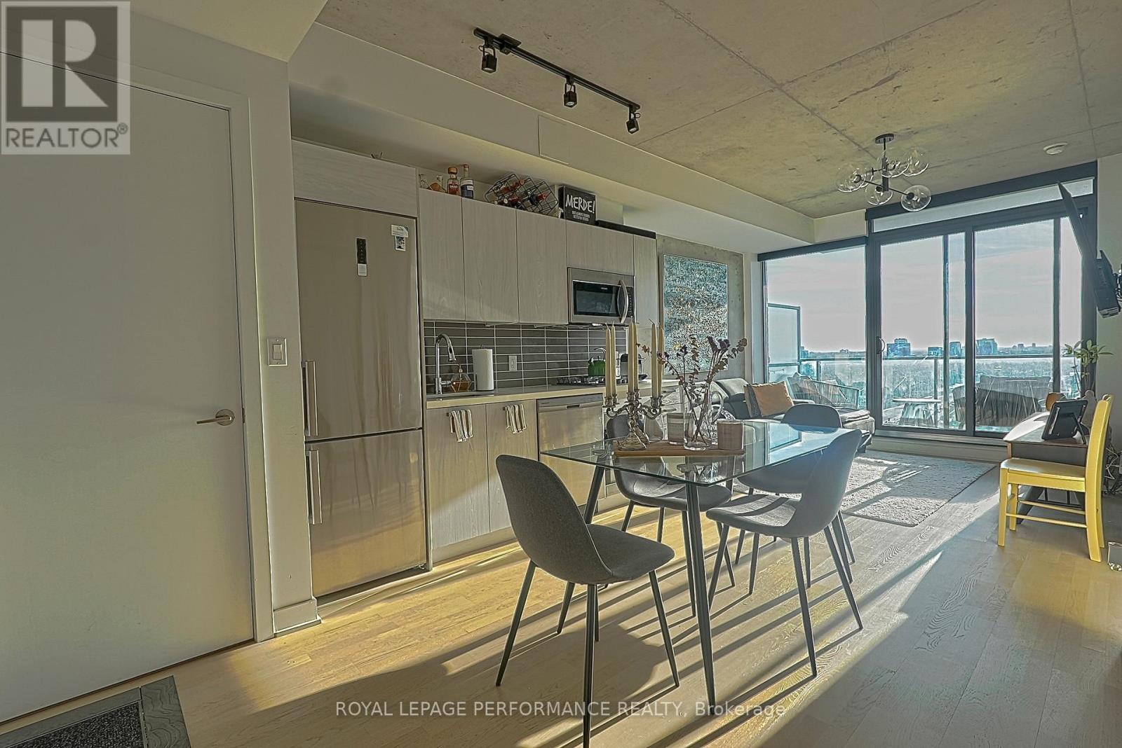 1804 - 203 Catherine Street, Ottawa, ON - Indoor