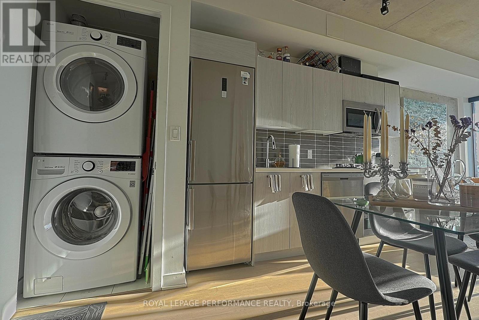 1804 - 203 Catherine Street, Ottawa, ON - Indoor Photo Showing Laundry Room