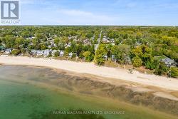 2 minute walk to sandy beach on Lake Erie -