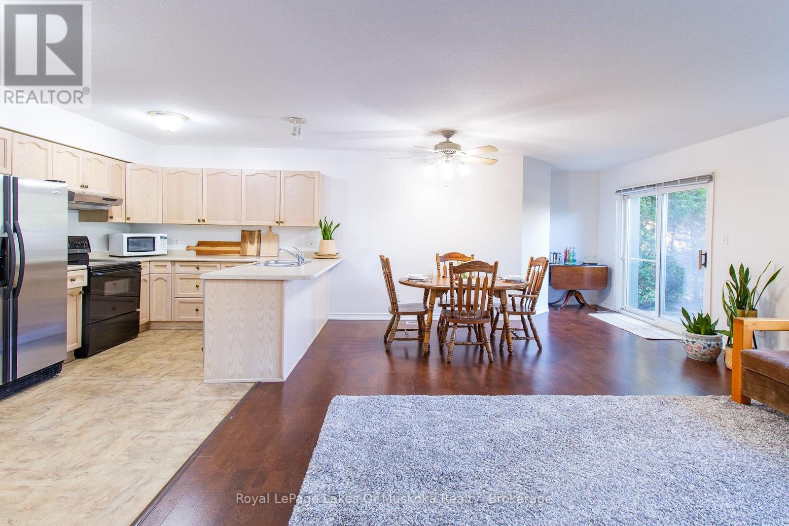 110 - 24 Ontario Street, Bracebridge (Macaulay), ON - Indoor