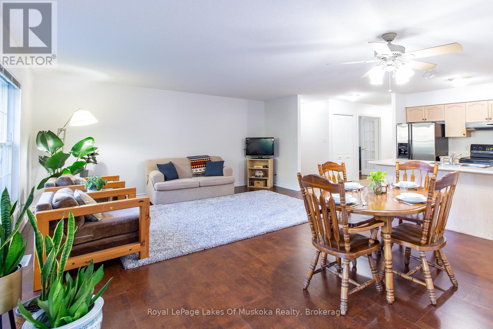 110 - 24 Ontario Street, Bracebridge (Macaulay), ON - Indoor