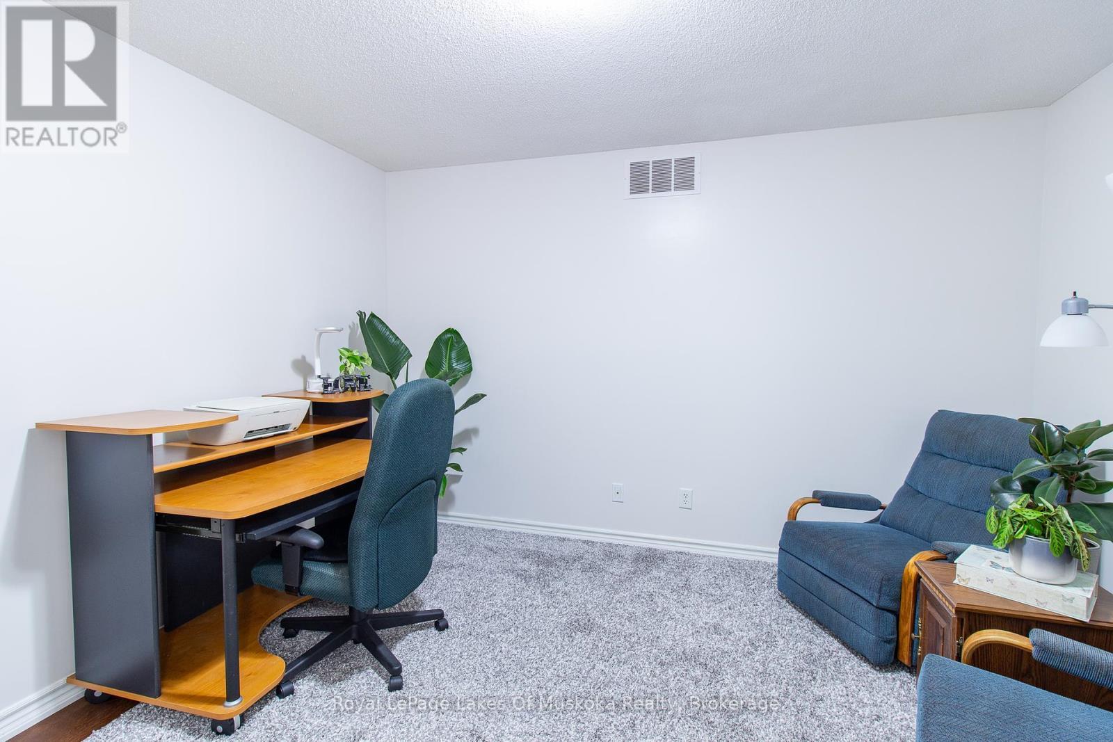 110 - 24 Ontario Street, Bracebridge (Macaulay), ON - Indoor Photo Showing Office