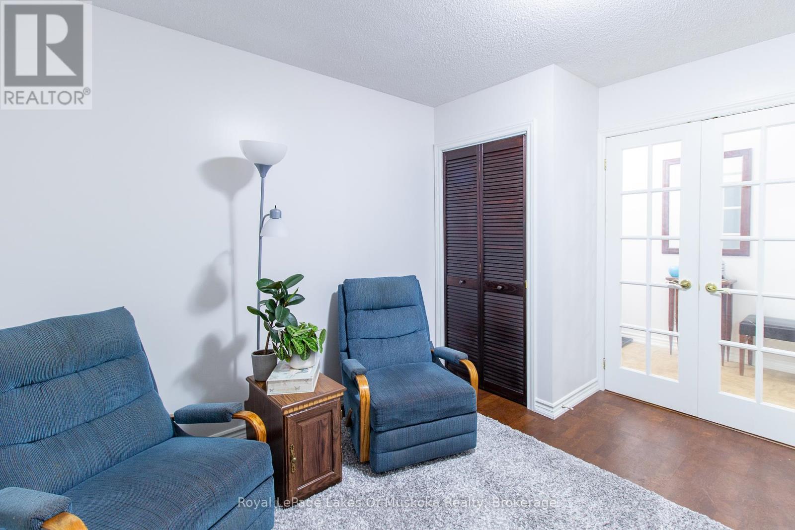 110 - 24 Ontario Street, Bracebridge (Macaulay), ON - Indoor