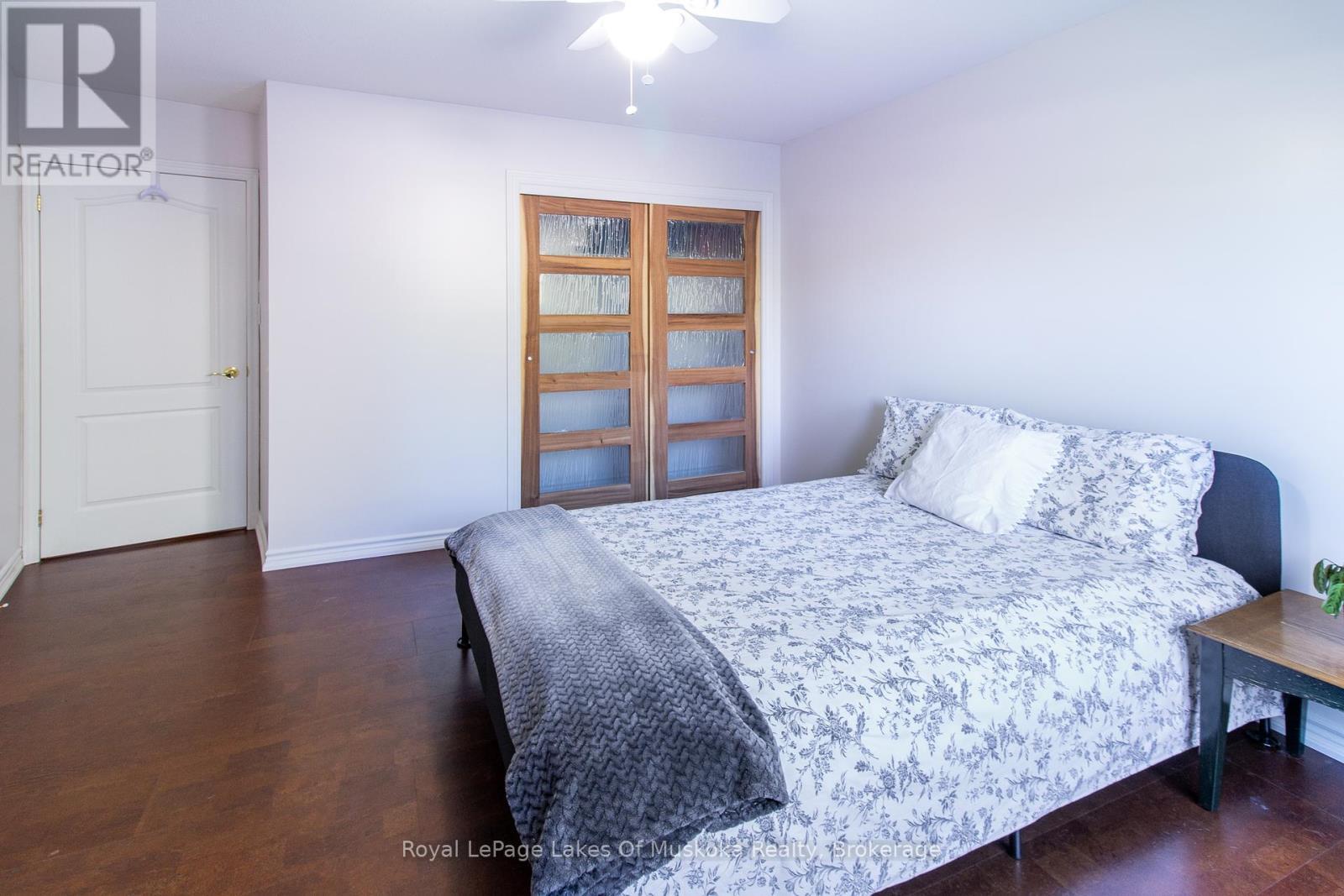 110 - 24 Ontario Street, Bracebridge (Macaulay), ON - Indoor Photo Showing Bedroom