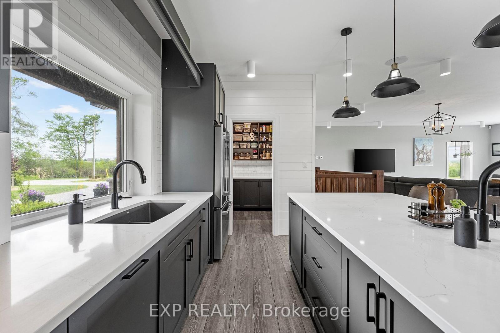 1766 Concession 13 Road, Brock, ON - Indoor Photo Showing Kitchen With Upgraded Kitchen