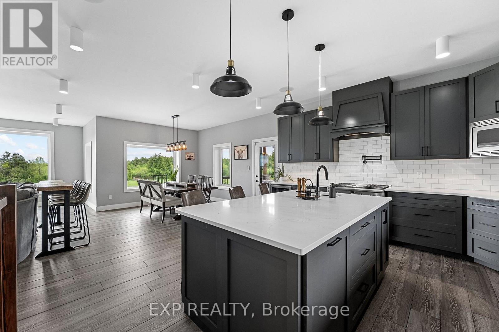 1766 Concession 13 Road, Brock, ON - Indoor Photo Showing Kitchen With Upgraded Kitchen