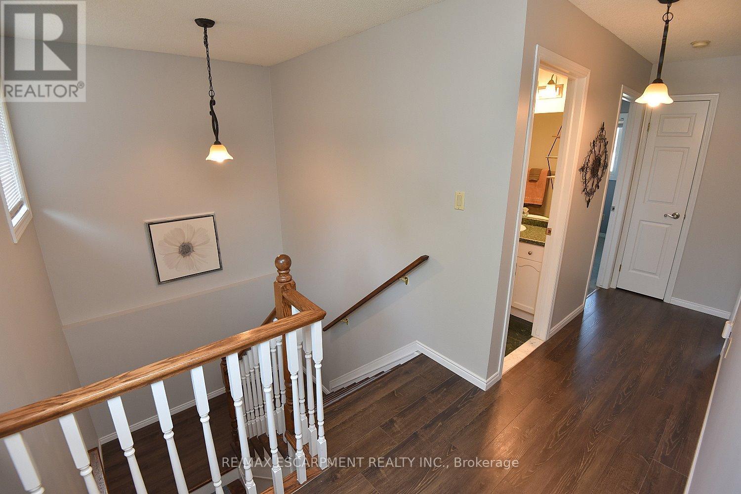11 Jacqueline Boulevard, Hamilton, ON - Indoor Photo Showing Other Room